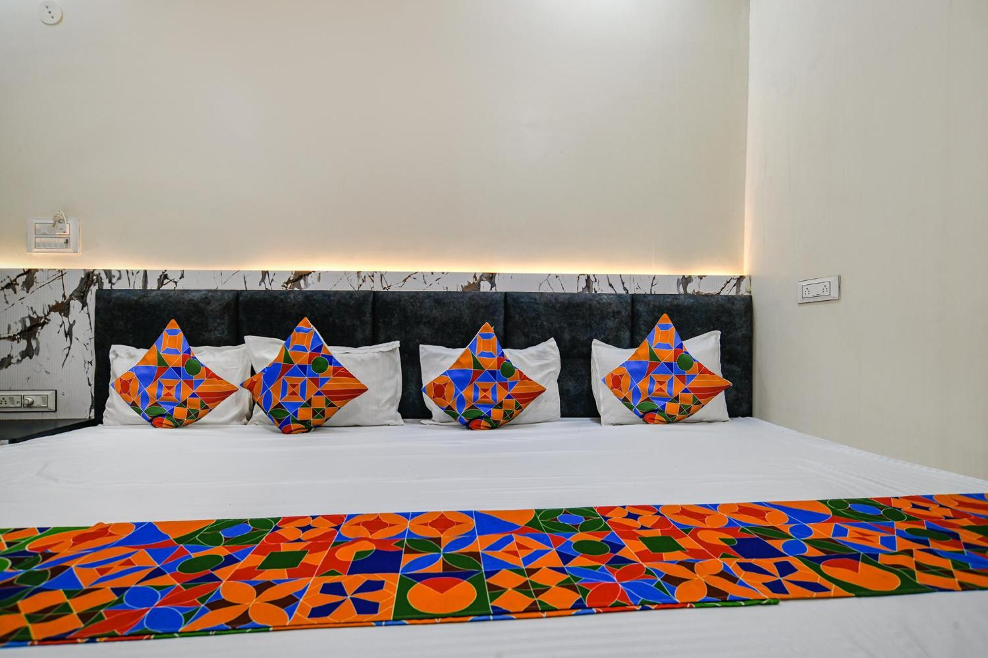 Fabexpress Orbit Hotel Ujjain Eksteriør billede