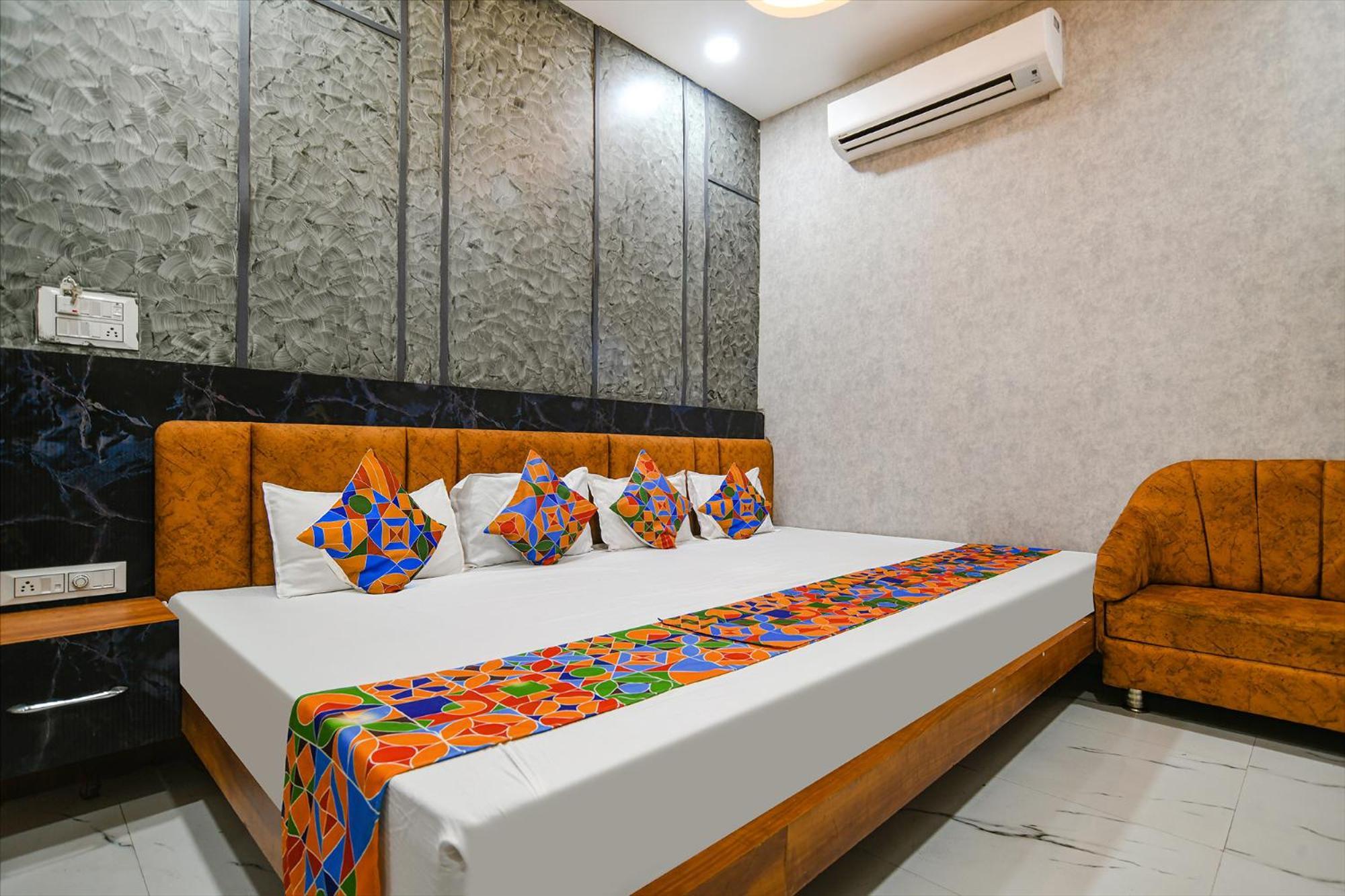 Fabexpress Orbit Hotel Ujjain Eksteriør billede