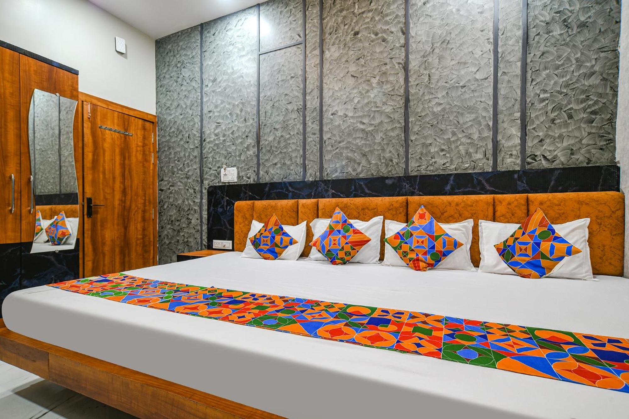 Fabexpress Orbit Hotel Ujjain Eksteriør billede